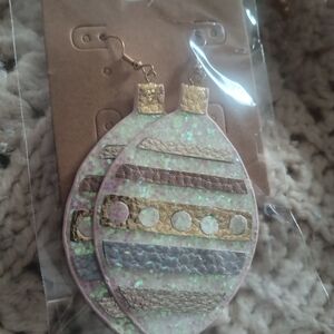 Elegant Multicolor Striped Earrings